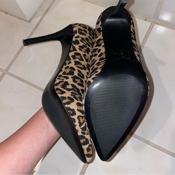 STEVE MADDEN Enya Leopard Animal Print Sock Bootie Stiletto Size 7 Like New - Picture 9 of 12
